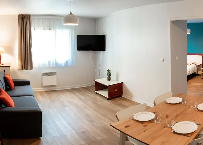 Apartmanhotel Terres De France 2*