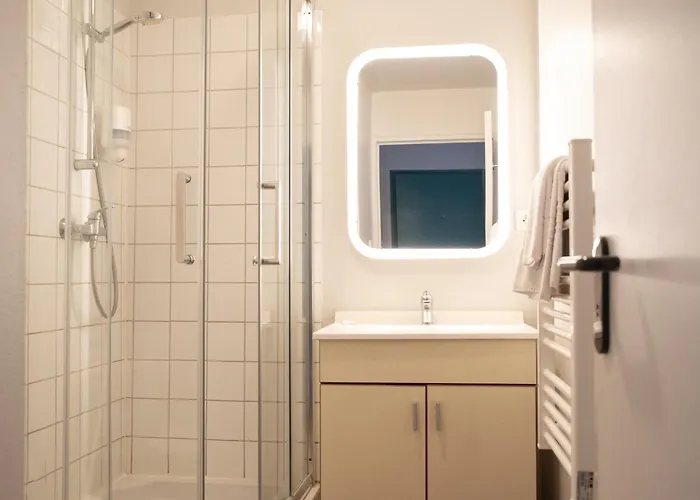 Terres De France Apartmanhotel Breszt