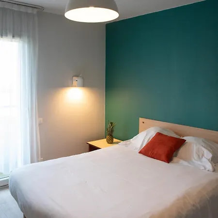 Terres De France 2* Brest